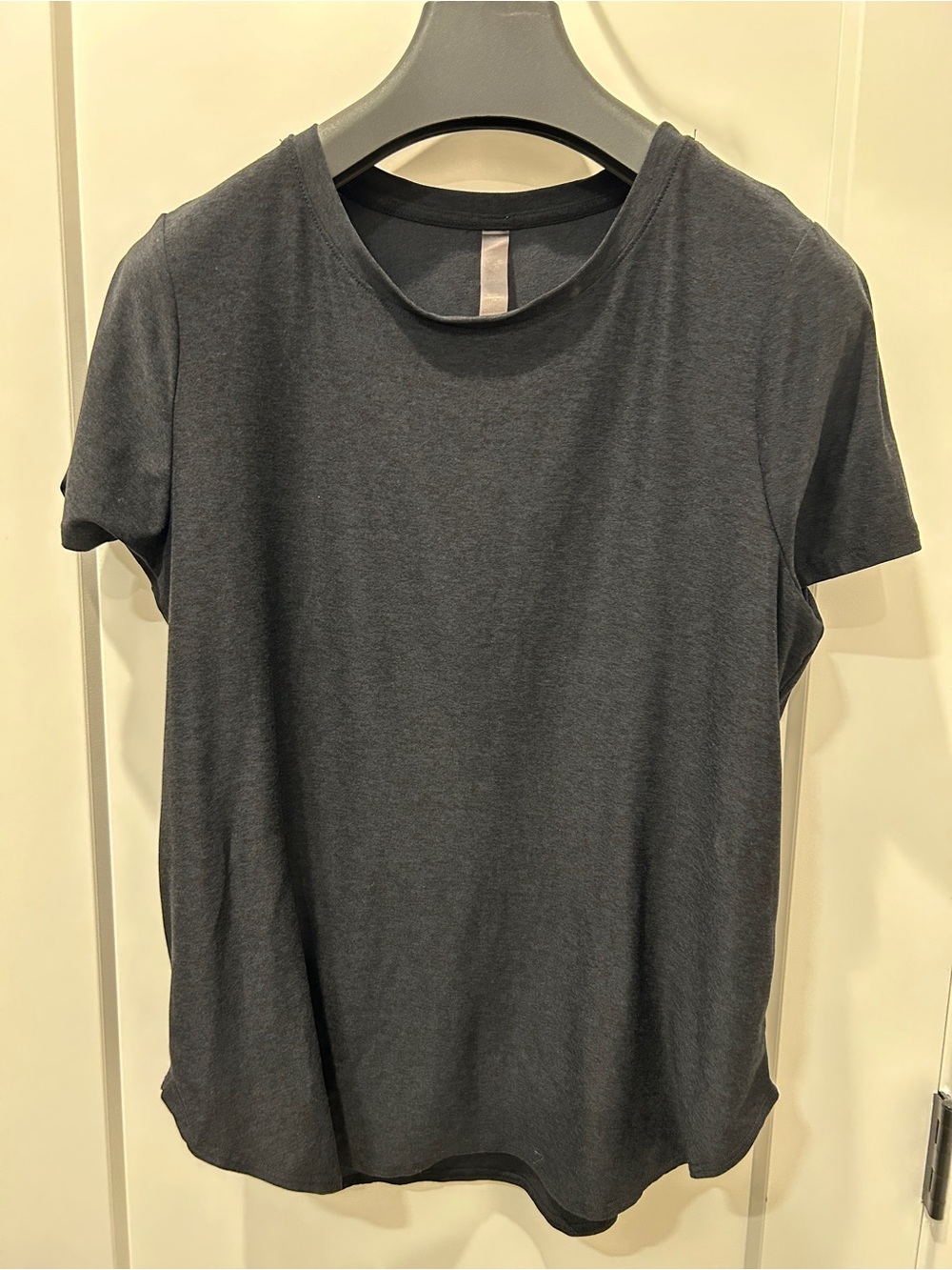 Beyond Yoga Women’s On The Down Low Tee in Charcoal Gray